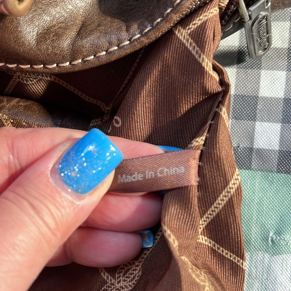 Wrangler Buckle Classic Barrel Satchel - Picture 9 of 10